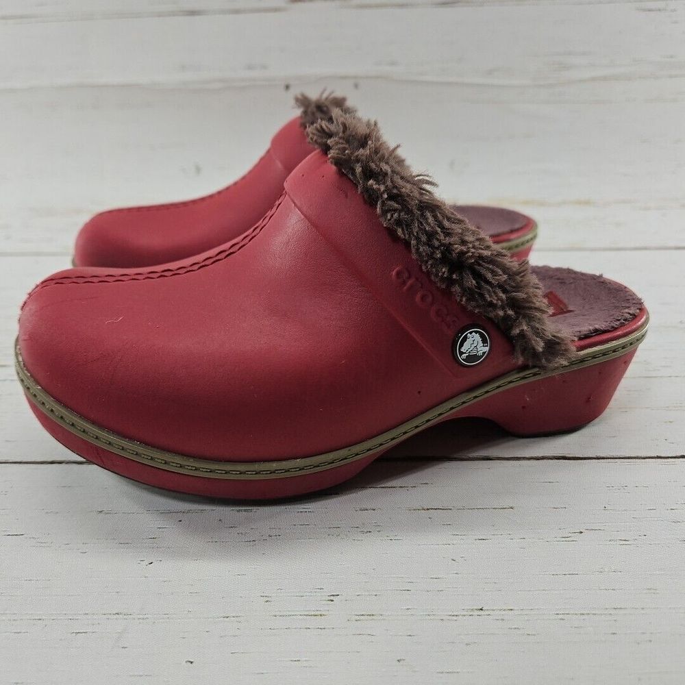 Crocs Christy Cobbler Youth Girls Size J1 Red Clogs‎ Wedge Faux Fur Fleece Lined